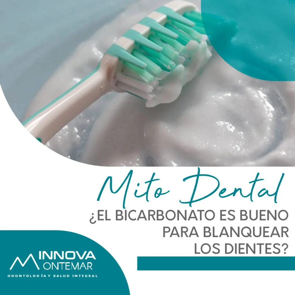 imagen de cepillo dental junto un poco de bicarbonato